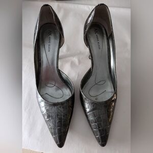 ANNE KLEIN Grey Patent Croc Embossed Pointed Toe Pump- SZ 8.5
